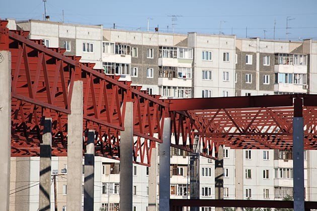 Почему металлический каркас красного цвета